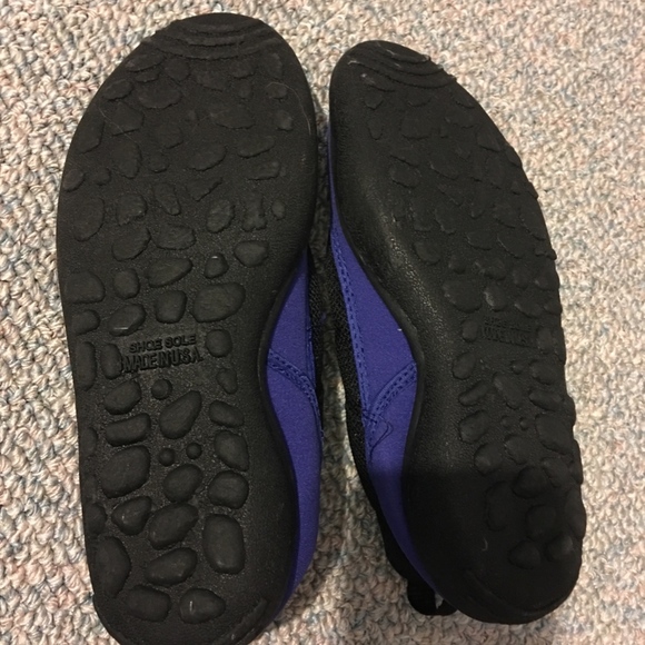 Lands' End Water Shoes - ready to explore! - Picture 2 of 5